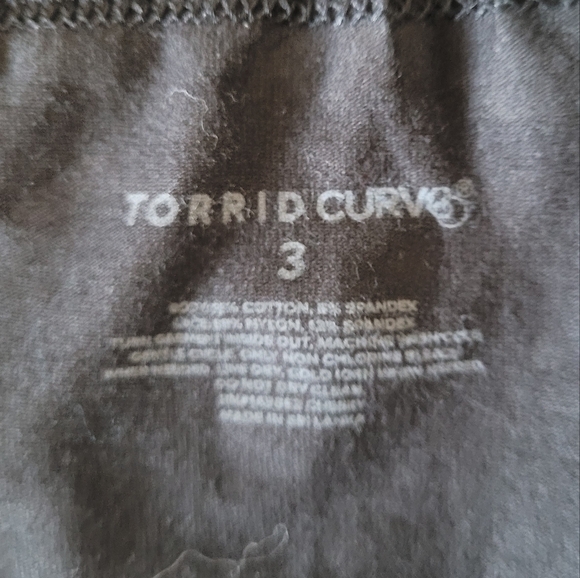 Torrid Mid Rise Cheeky Panties in Gold Foil Bats, BNWT, Size 3X - Picture 6 of 7